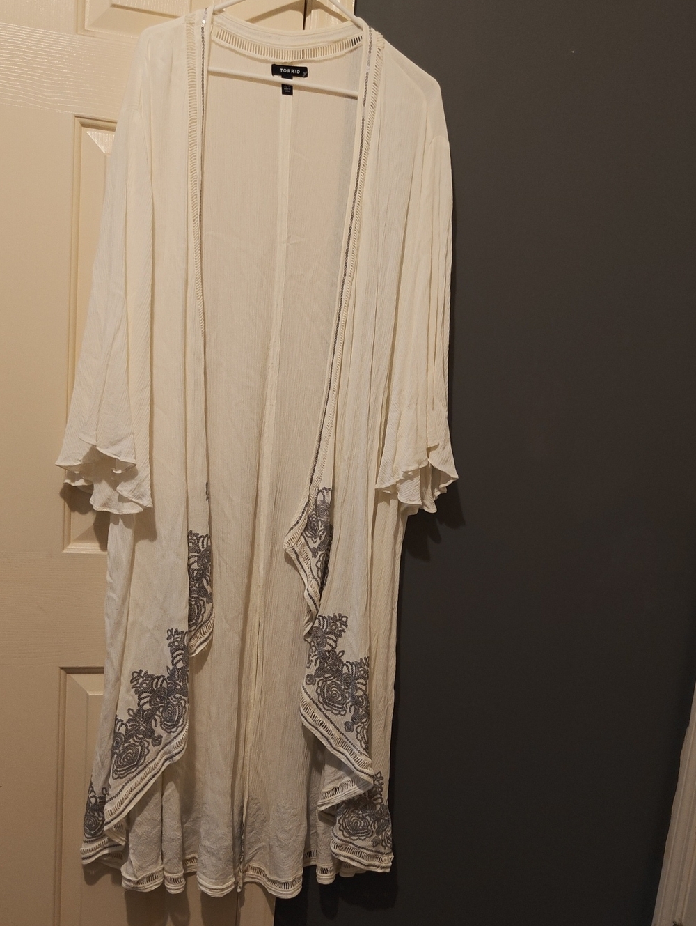 Torrid Cream Open-Front Embroidered Kimono